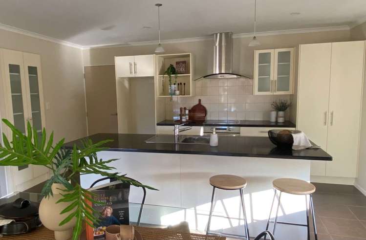 17 Coles Cove Papamoa_10