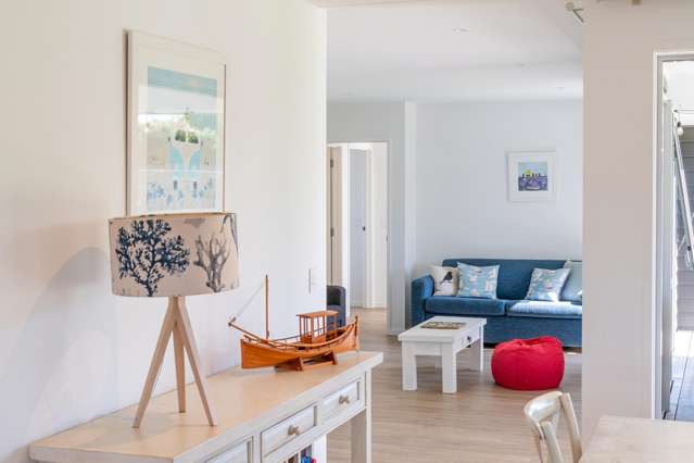 44 Longreach Drive Cooks Beach_3