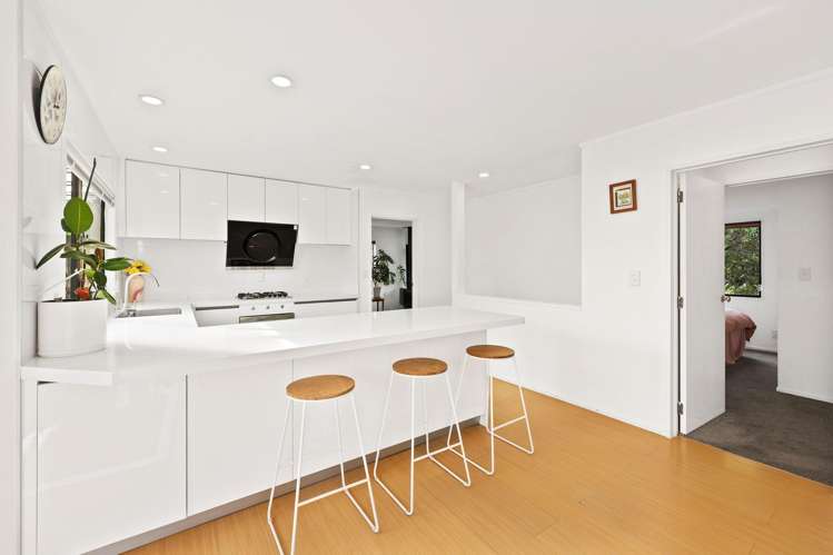2/57 Howe Street_1