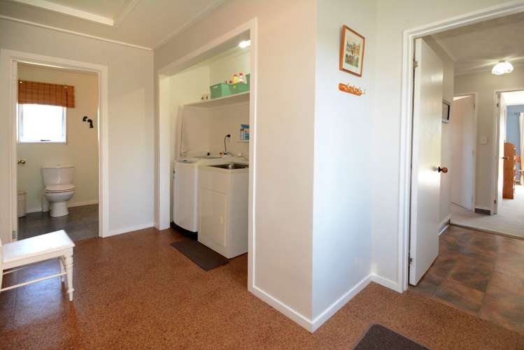 16 Kennard Crescent Karitane_19