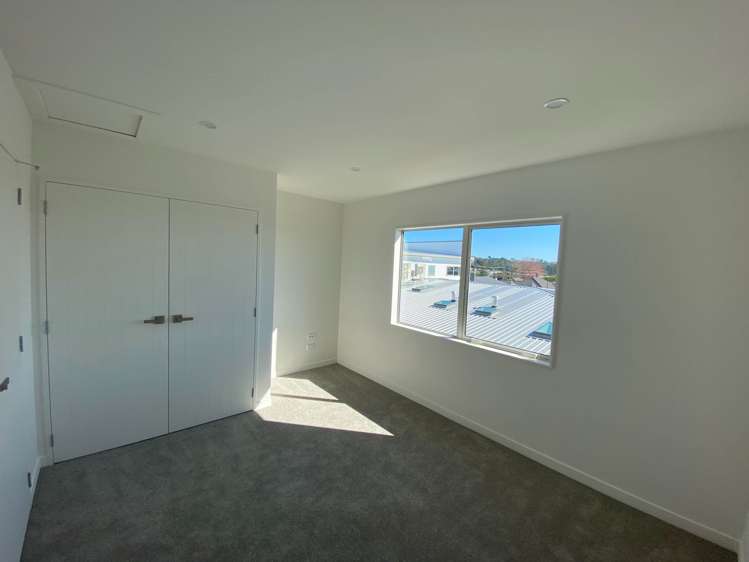 6/4017 Great North Road Glen Eden_4