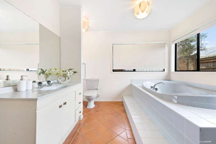 2/3 Ascot Avenue Narrow Neck_11