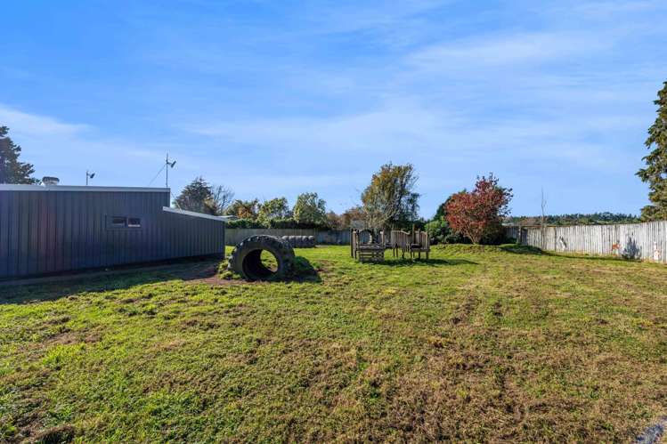 1384 Egmont Road Egmont Village_16