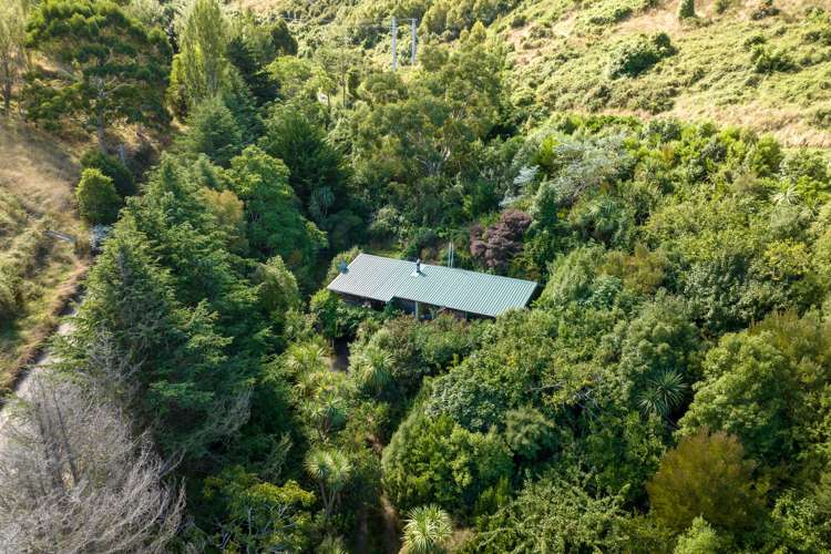 7 Dalleys Lane Lyttelton_22