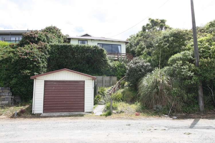 2 Moana Street Kaka Point_0