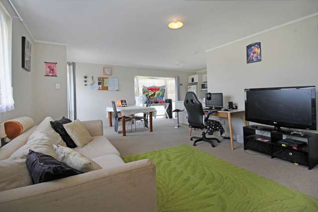 2/53 Redcrest Avenue Red Hill_3