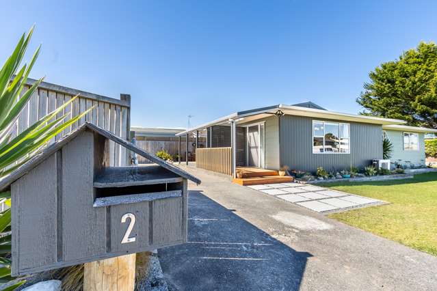 2 Robert Mckeen Street Otaki Beach_1