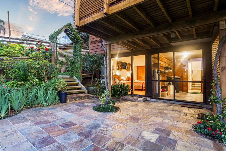 2/77 Aramoana Avenue Devonport_14