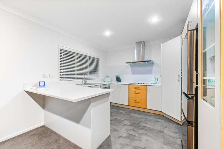 305 Royal Road Massey_6