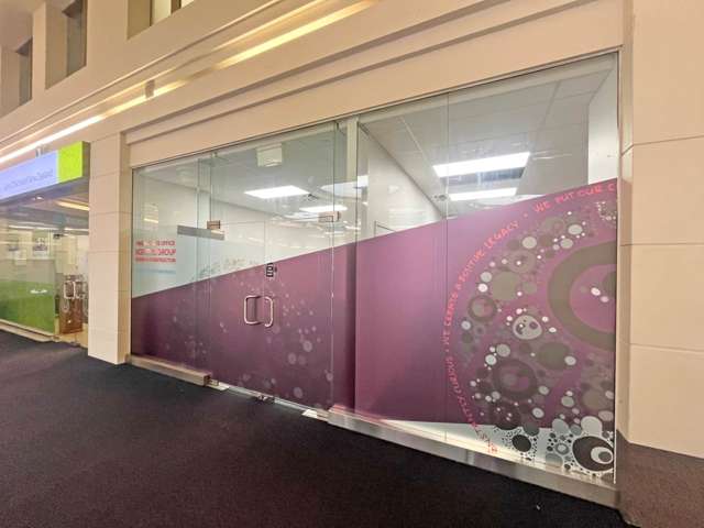 VERSATILE RETAIL OR OFFICE SPACE IN WESTFIELD