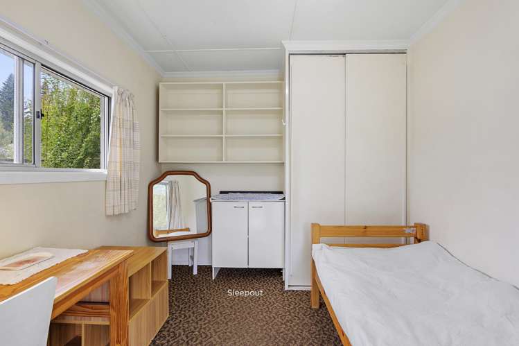 42 School Road Yaldhurst_23