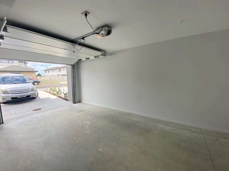 52 Bordeaux Parade Te Atatu South_16