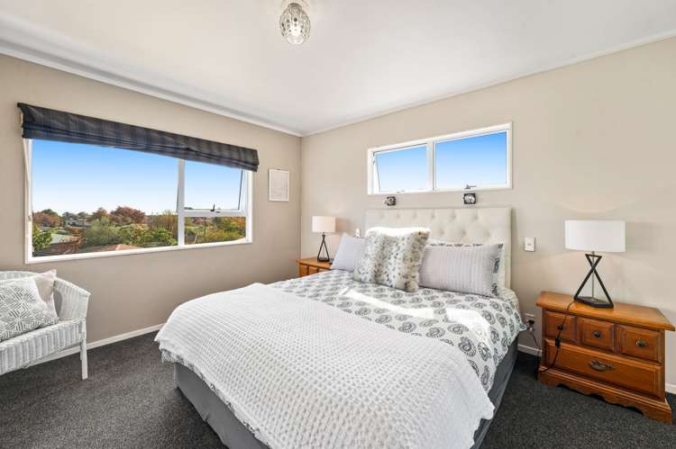 9 Maple Grove Owhata_12