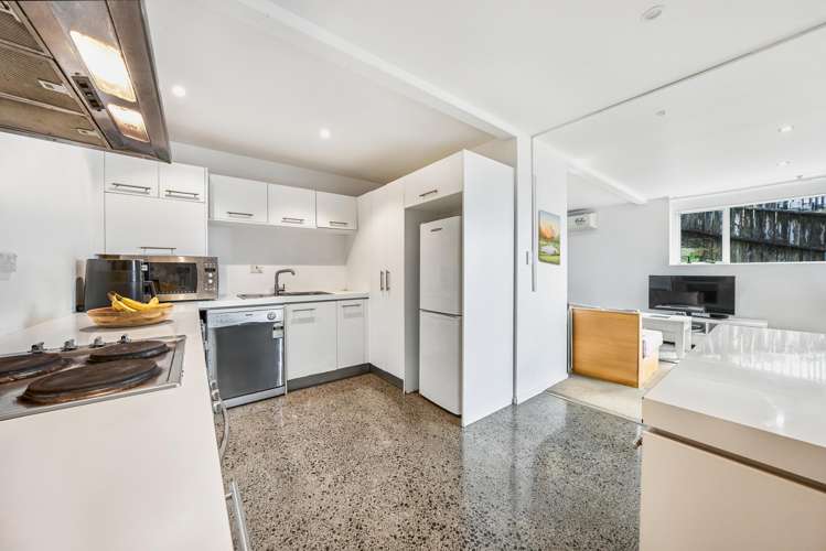 1A Highgrove Lane Totara Vale_6