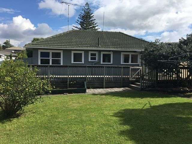 12 Okareka Place Pakuranga Heights_1