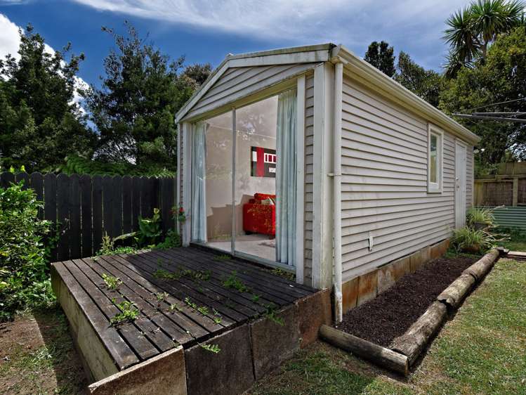 218 Glengarry Road Glen Eden_14