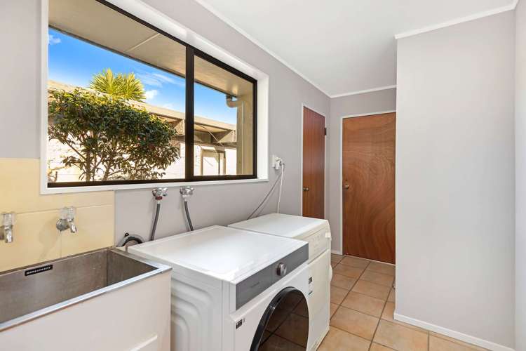 18 Truscott Grove Awapuni_31