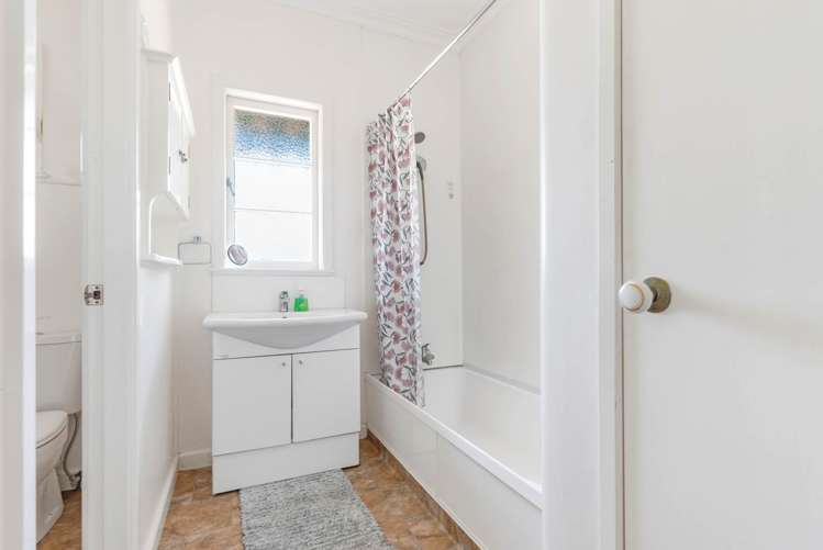 55 Kautami Avenue Papatoetoe_17