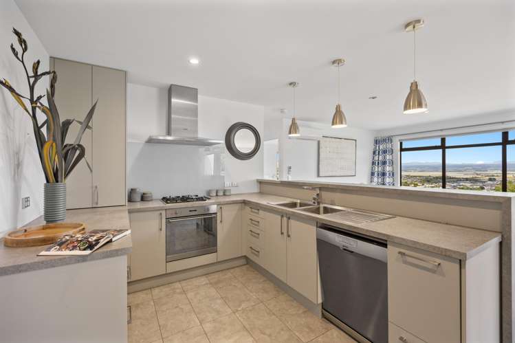 6 Buckingham Court Wakatu_10