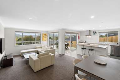 84D Falls Road_4