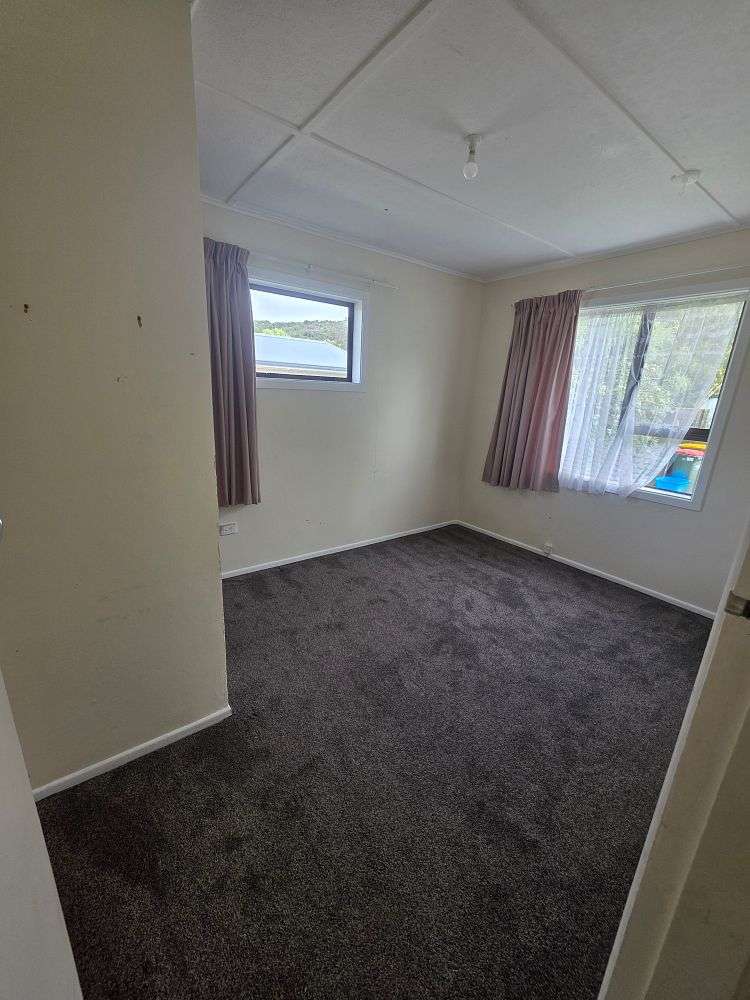 27 Wainuiomata Road Wainuiomata_13