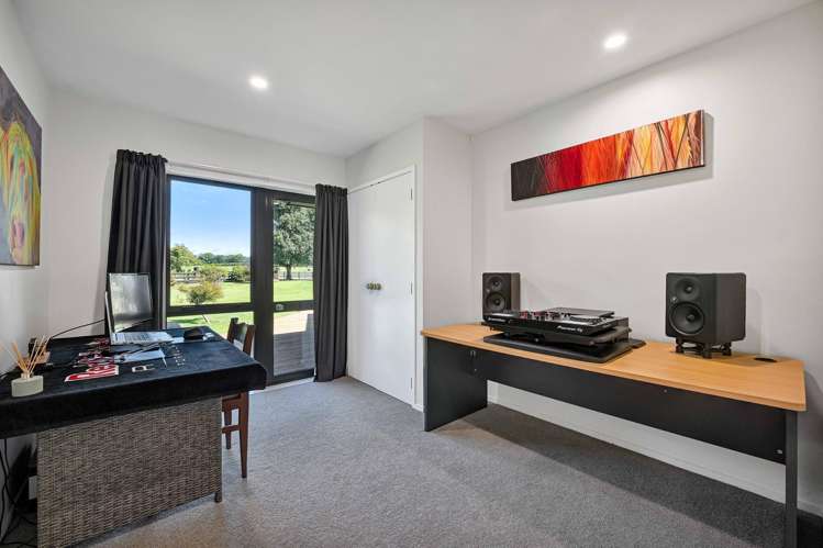 144 Monmouth Road Stratford_16