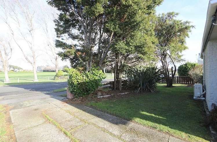 228 Lamond Street East Hargest_9