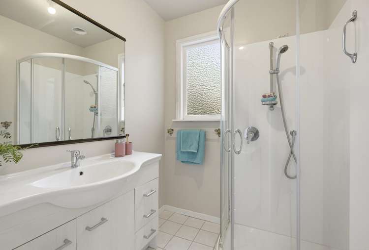 42 Tarawera Road Johnsonville_11