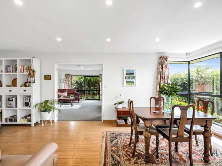 8 Stable Way Belfast_9