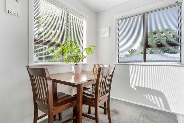 66 Botany Road Botany Downs_4