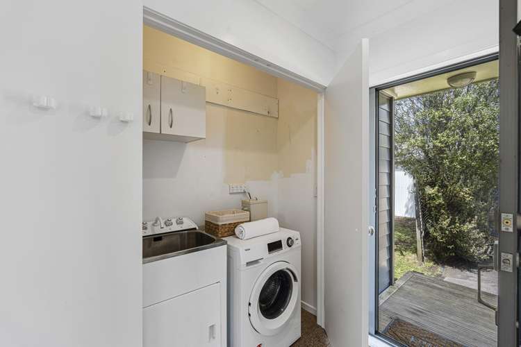 1185 South Road Oakura_20