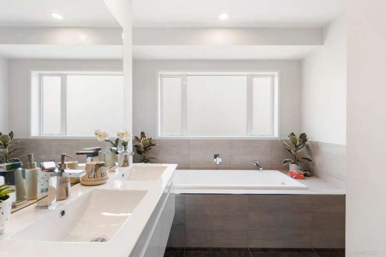 21 Lawrence Carter Drive Bombay_26