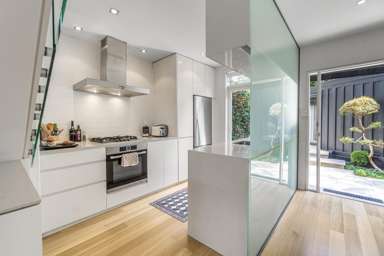 2/4 Logan Terrace_2