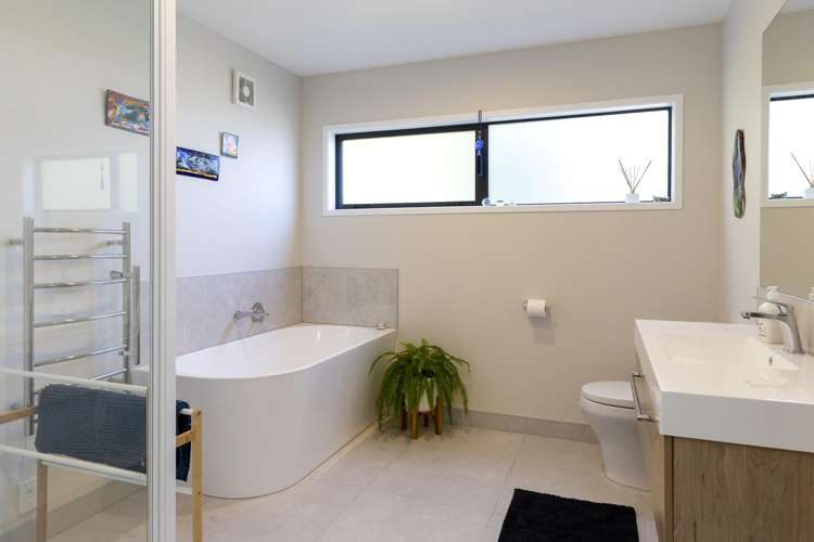 14 Pukenamu Road Rainbow Point_18