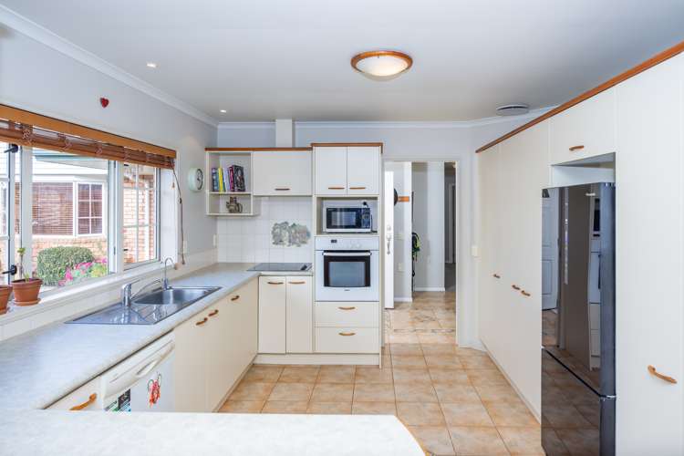 60 Cowley Drive Leamington_16