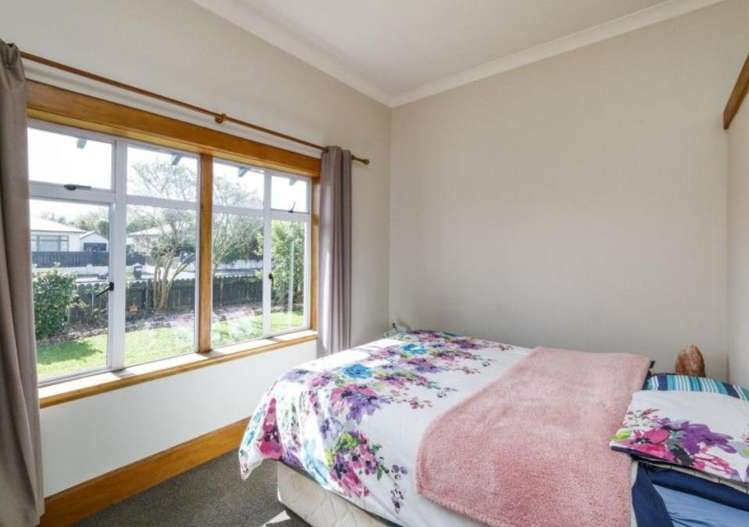 1 Ngaio Street West End_8