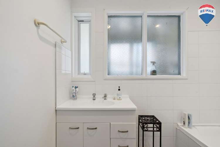 50 Arahura Crescent Waitangirua_7