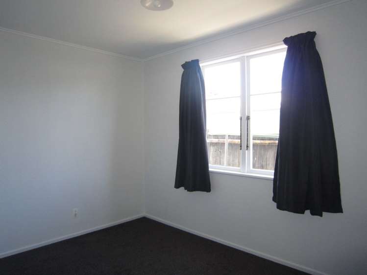 155 Edmonton Road Te Atatu South_5