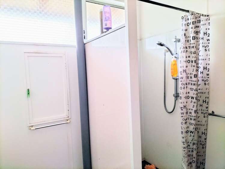 67 Easther Crescent Kew_43