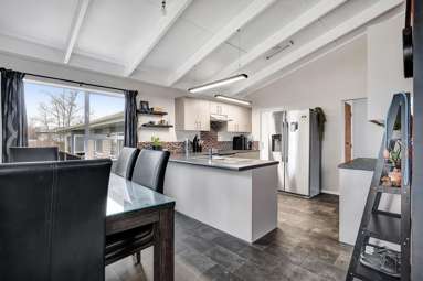 1263 Egmont Road_4
