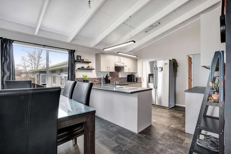 1263 Egmont Road Egmont Village_4