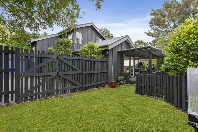 3 Saddleback Rise Murrays Bay_19