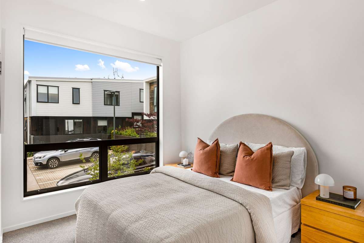 12/4 Glen Atkinson Street_4