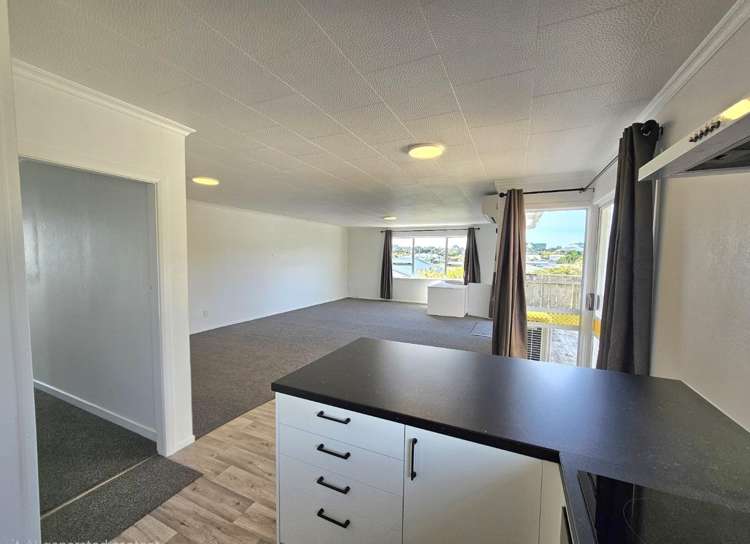 10 Paritutu Road 2164_4