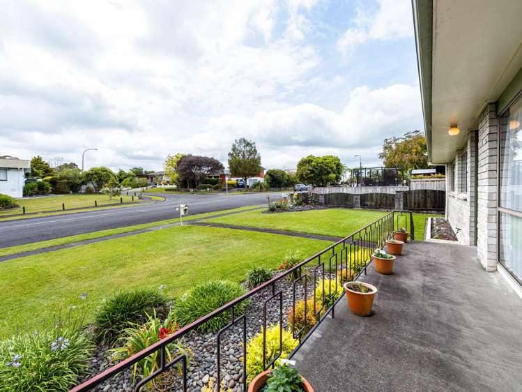 22 Splitt Avenue Glenview_4