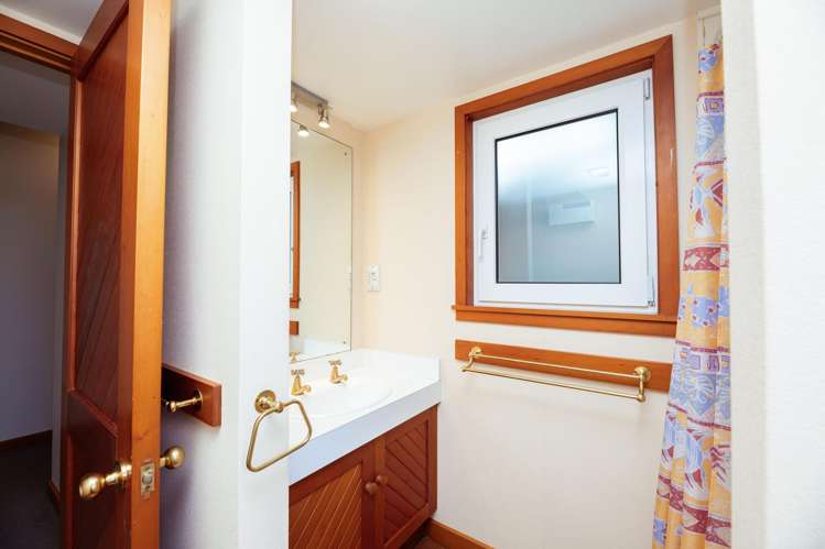 223 Middle Road Allenton_22