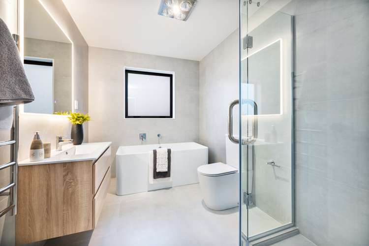 10 Hariata Street Flat Bush_11