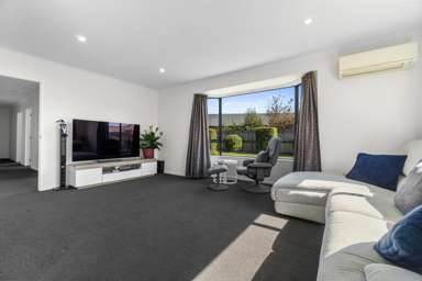 9 Farnborough Drive_3