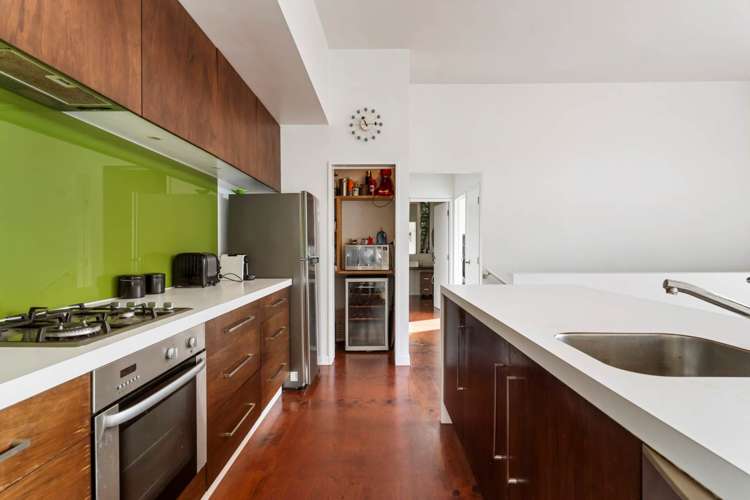 31 Lone Kauri Road Karekare_9