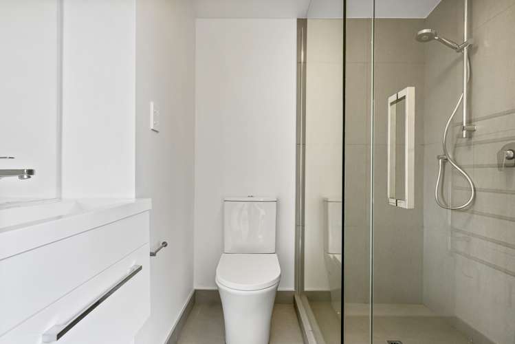 10/82 East Coast Road Milford_10